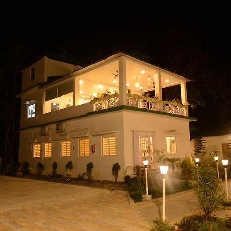 Jaldapara Forest Tourist Lodge Jftl Madari Hat 외부 사진